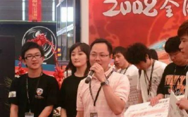 娱乐吃瓜两男主持,吃瓜两男主持的麻辣点评